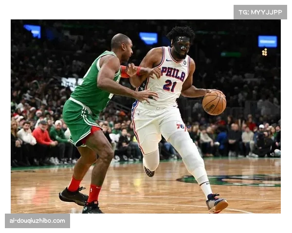 NBA杯赛焦点战:布朗半场砍下19分,凯尔特人暂时领先76人11分